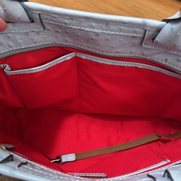 Ice blue Dooney and Bourke medium sized handbag.  Excellent condition!!!!! - Picture 5 of 5